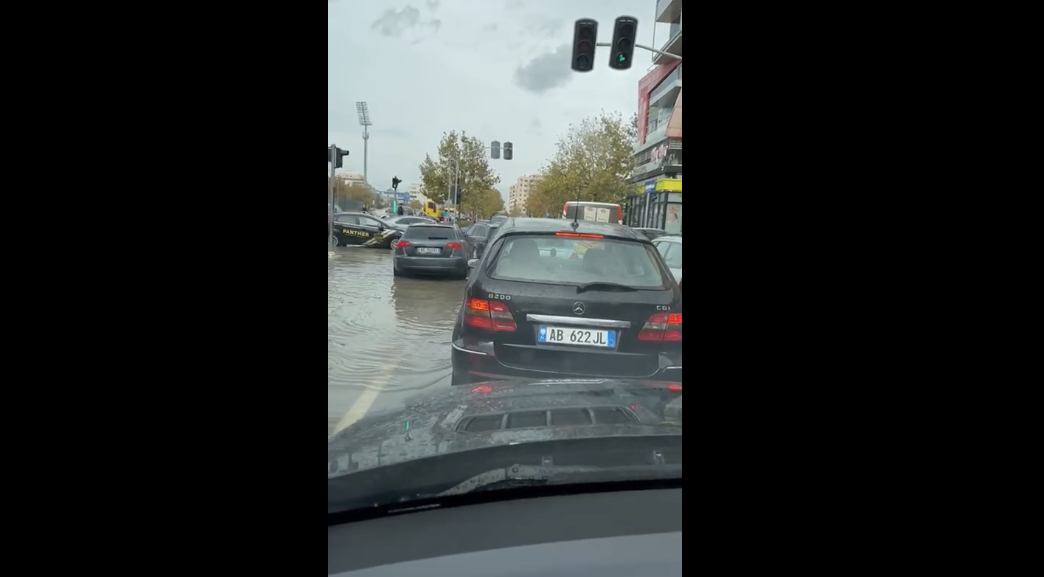 Stuhia ‘ciaran Prek Shqipërinë Bllokohet Autostrada Tiranë Durrës